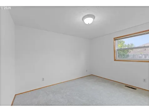 1804 N Aldersgate Lane Newberg OR 97132
