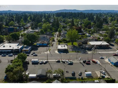 5826 SE 82nd Avenue Portland OR 97266