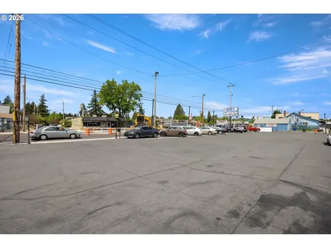 5826 SE 82nd Avenue Portland OR 97266