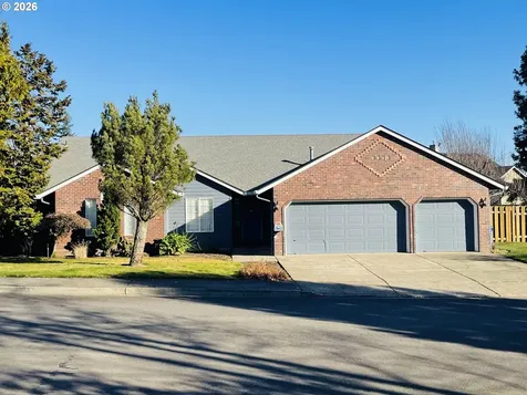 1843 NW 29th Circle Camas WA 98607