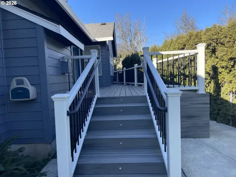 1843 NW 29th Circle Camas WA 98607