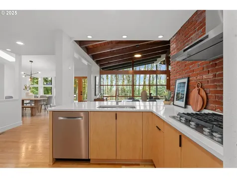 10441 SW Ridgeview Lane Portland OR 97219