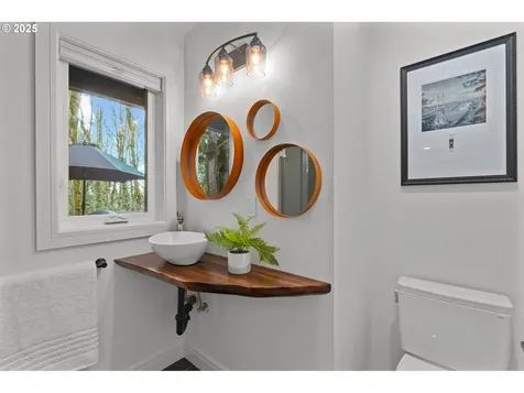 10441 SW Ridgeview Lane Portland OR 97219