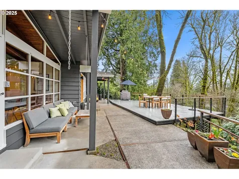 10441 SW Ridgeview Lane Portland OR 97219