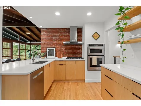 10441 SW Ridgeview Lane Portland OR 97219