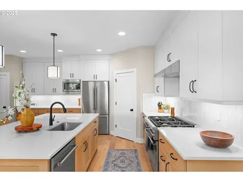 1738 NW Larkin Terrace Portland OR 97229