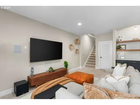 1738 NW Larkin Terrace Portland OR 97229