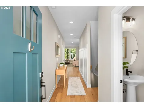 1738 NW Larkin Terrace Portland OR 97229
