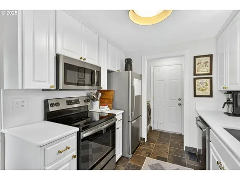11514 SW 45th Avenue Portland OR 97219
