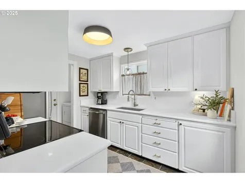 11514 SW 45th Avenue Portland OR 97219