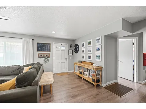 1595 N Henry Street Coquille OR 97423