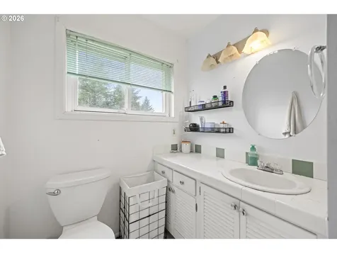1595 N Henry Street Coquille OR 97423