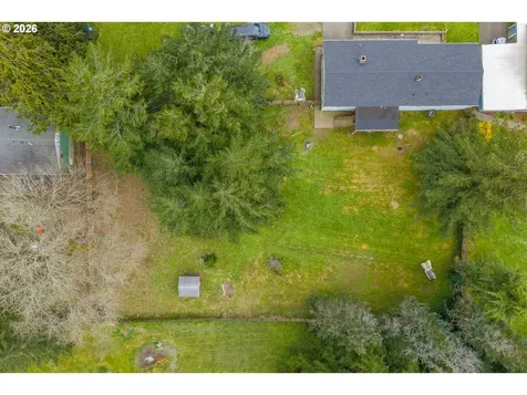1595 N Henry Street Coquille OR 97423