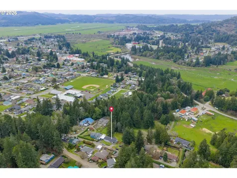 1595 N Henry Street Coquille OR 97423