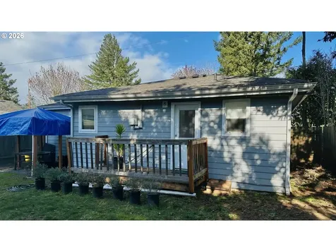 11818 NE Holladay Street Portland OR 97220
