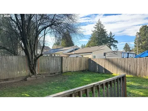 11818 NE Holladay Street Portland OR 97220