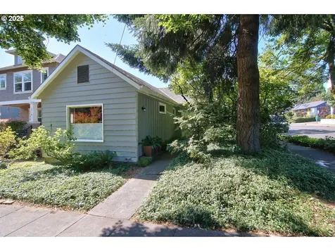1704 SE Harold Street Portland OR 97202