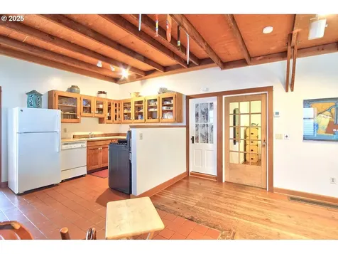 1704 SE Harold Street Portland OR 97202