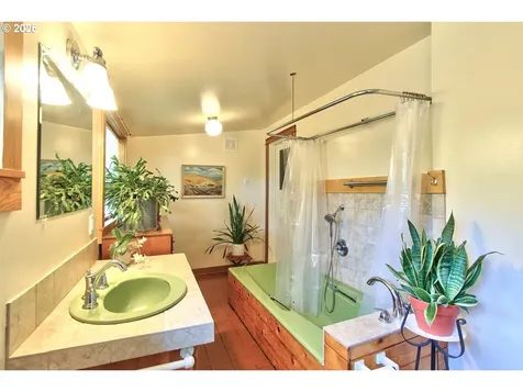 1704 SE Harold Street Portland OR 97202