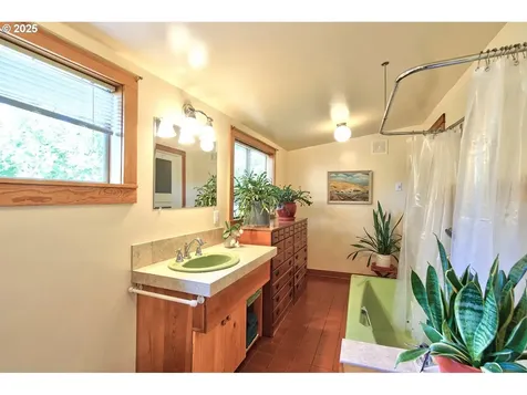 1704 SE Harold Street Portland OR 97202