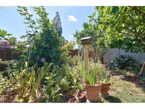 1704 SE Harold Street Portland OR 97202