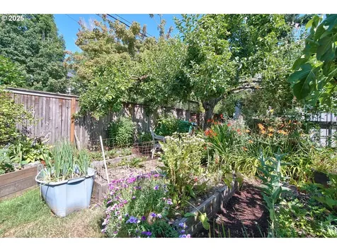 1704 SE Harold Street Portland OR 97202