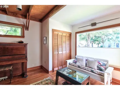 1704 SE Harold Street Portland OR 97202