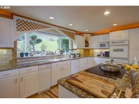 158 Woodberry Lane Roseburg OR 97471