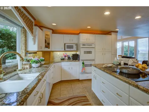 158 Woodberry Lane Roseburg OR 97471