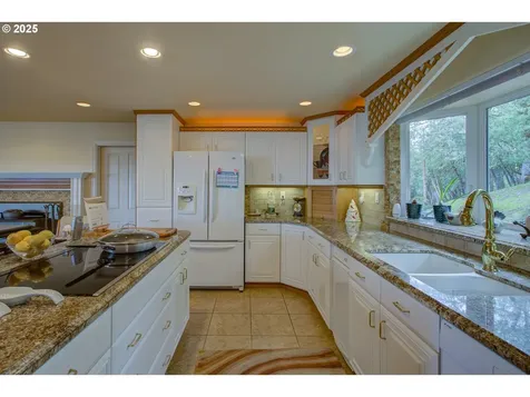 158 Woodberry Lane Roseburg OR 97471