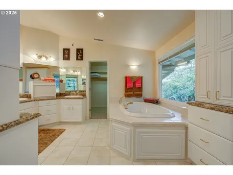 158 Woodberry Lane Roseburg OR 97471