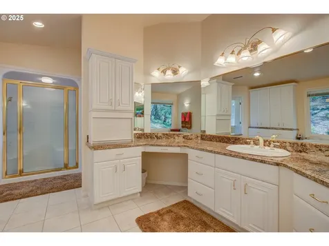 158 Woodberry Lane Roseburg OR 97471