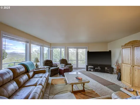 158 Woodberry Lane Roseburg OR 97471