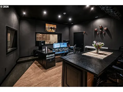 108 E 35th Street Vancouver WA 98663