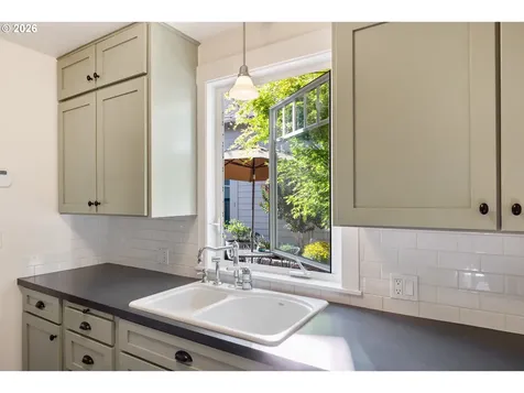 108 E 35th Street Vancouver WA 98663