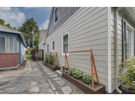 108 E 35th Street Vancouver WA 98663