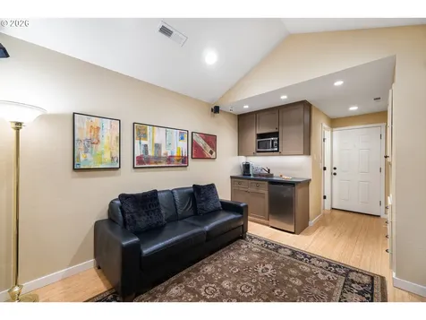 108 E 35th Street Vancouver WA 98663