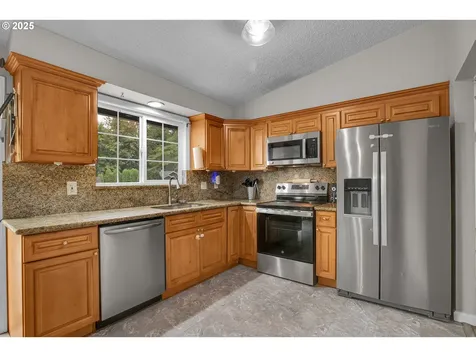 1897 SW Binford Lake Parkway Gresham OR 97080