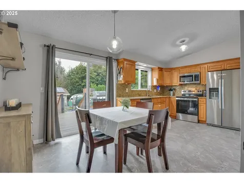 1897 SW Binford Lake Parkway Gresham OR 97080