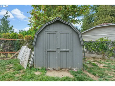 1897 SW Binford Lake Parkway Gresham OR 97080