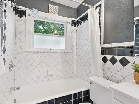 1515 NE 57th Avenue Portland OR 97213