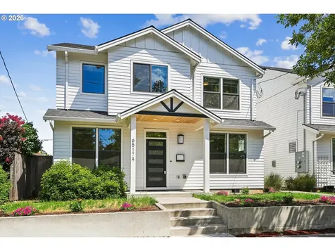 6517 SE Woodstock Boulevard Portland OR 97206