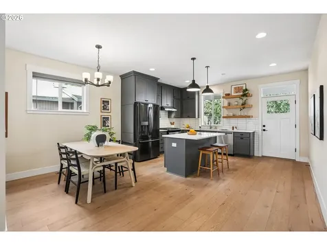 6517 SE Woodstock Boulevard Portland OR 97206