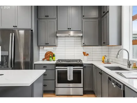 6517 SE Woodstock Boulevard Portland OR 97206