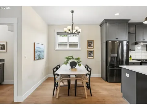 6517 SE Woodstock Boulevard Portland OR 97206