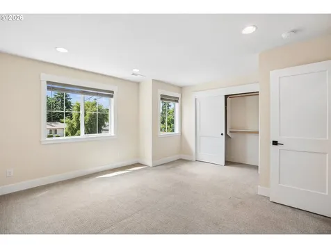 6517 SE Woodstock Boulevard Portland OR 97206