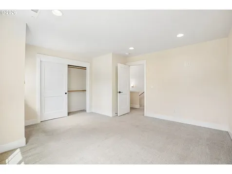 6517 SE Woodstock Boulevard Portland OR 97206