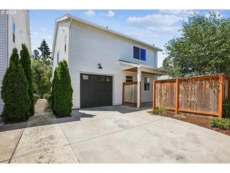 6517 SE Woodstock Boulevard Portland OR 97206