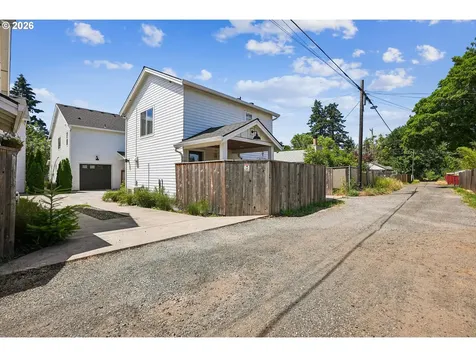 6517 SE Woodstock Boulevard Portland OR 97206