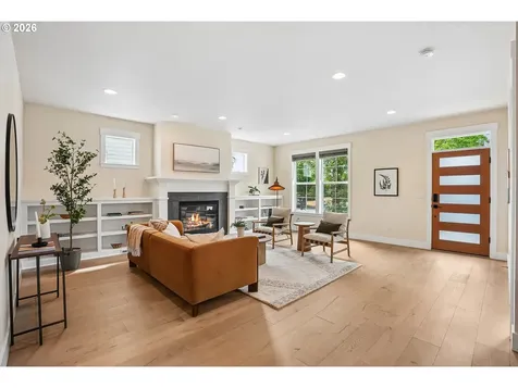 6517 SE Woodstock Boulevard Portland OR 97206